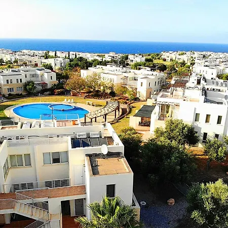Flat W Shared Pool And Balcony In Kyrenia