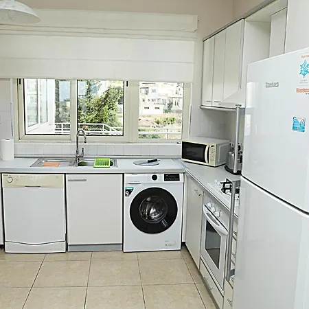 Flat W Shared Pool And Balcony In Kyrenia