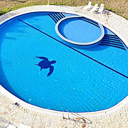 Flat W Shared Pool And Balcony In Kyrenia Apartment